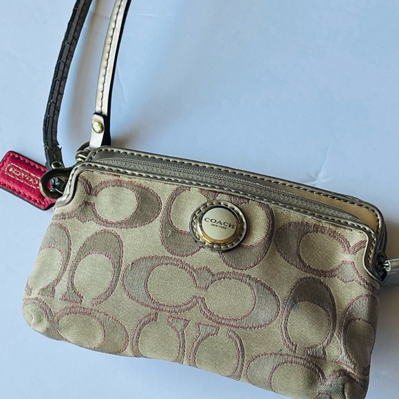 Coach double zip wallet/wristlet - Picture 9 of 9
